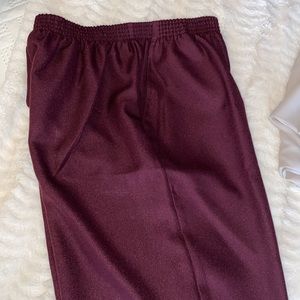 Women’s maroon trousers